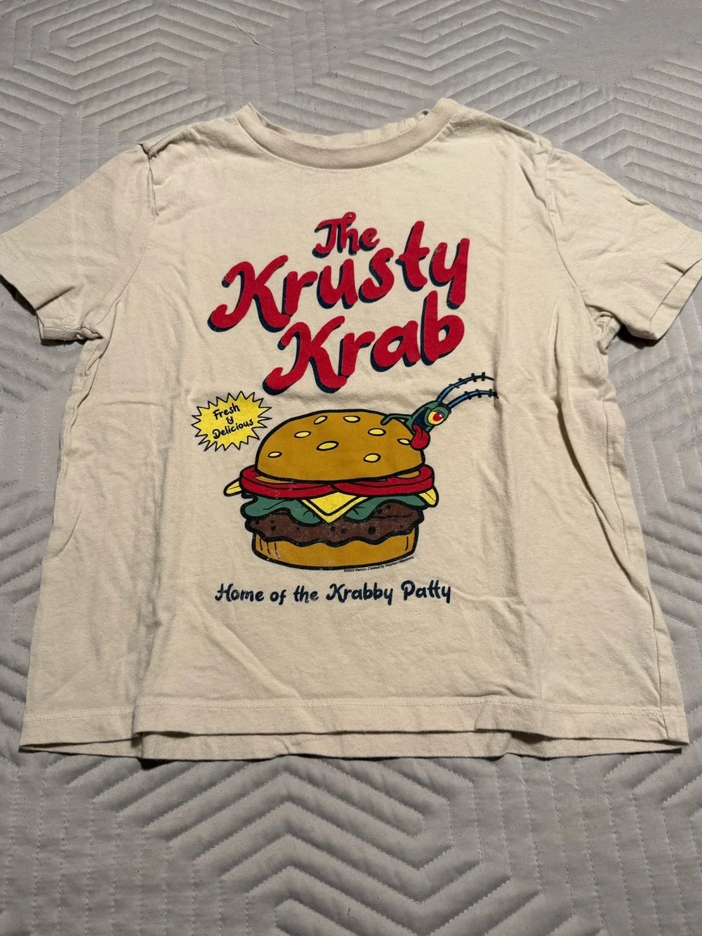 Two Old Navy Graphic Tshirts Boys Size Medium, Spongebob and Minecraft